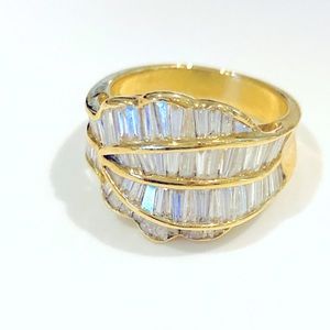 Stunning Vintage 18k Yellow Gold Diamond Baguette Cocktail Ring-Leaf Design 7.5